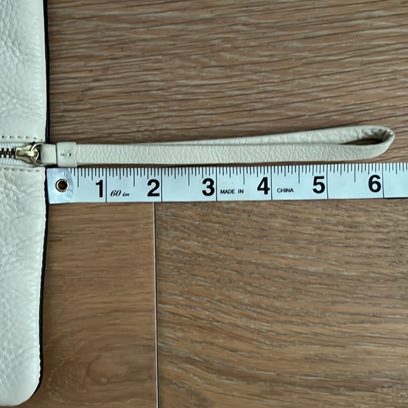 GAP Leather Two-Tone Wristlet Handbag Pouch - Navy and Cream - Picture 15 of 15